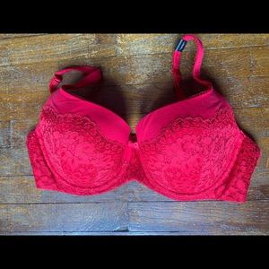 Victoria’s Secret Body by Victoria lined demi